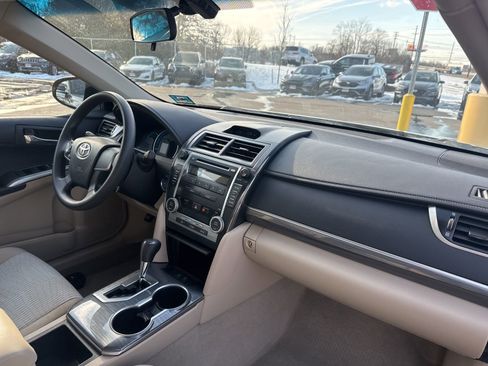 Used 2012 Toyota Camry LE image 13