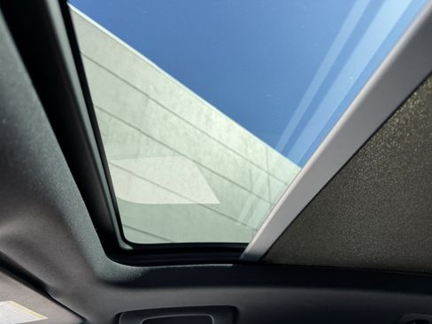 Certified 2023 Porsche Macan S w/ Sport Chrono Package image 23