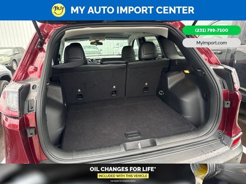 Used 2019 Jeep Cherokee Latitude Plus w/ Cold Weather Group AWD/4WD image 23