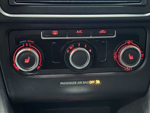 Used 2013 Volkswagen GTI w/ Convenience Package image 17