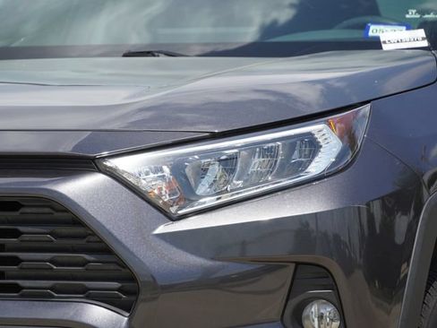 Used 2020 Toyota RAV4 XLE w/ Convenience Package AWD/4WD image 4