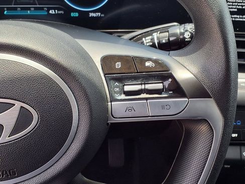 Used 2024 Hyundai Elantra Blue FWD image 32