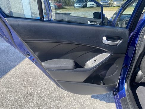 Used 2018 Kia Forte LX FWD image 10
