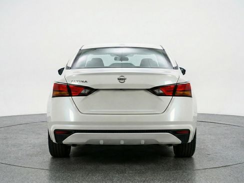 Used 2025 Nissan Altima 2.5 SV image 7