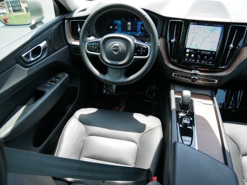 Used 2023 Volvo XC60 B5 Plus w/ Climate Package AWD/4WD image 7