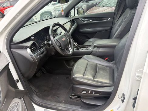 Used 2021 Cadillac XT6 Premium Luxury image 9