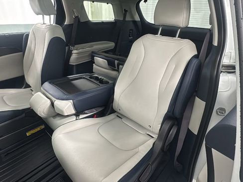 New 2026 Kia Carnival SX w/ SX Dark Edition Package FWD image 12