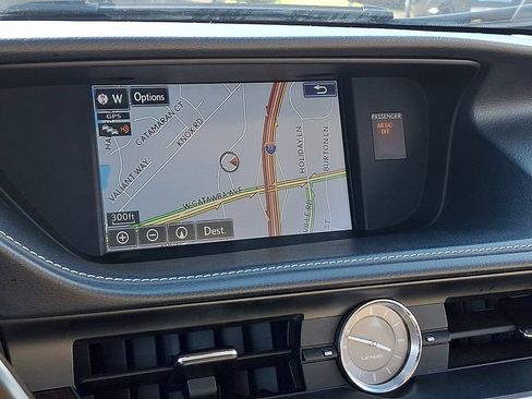 Used 2015 Lexus ES 350 w/ Luxury Package FWD image 17