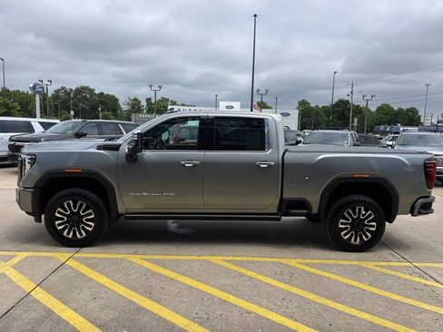 Used 2025 GMC Sierra 2500 Denali Ultimate w/ Max Trailering Package AWD/4WD image 10