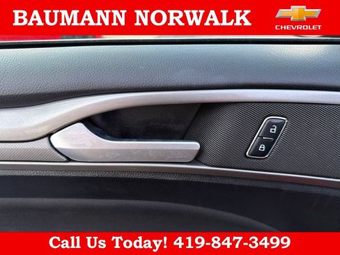 Used 2017 Ford Fusion SE w/ Fusion SE Technology Package FWD image 17