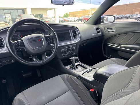 Used 2019 Dodge Charger SXT RWD image 26