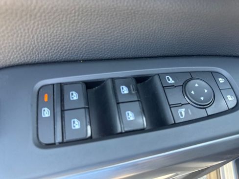Used 2023 Nissan Pathfinder Rock Creek AWD/4WD image 17