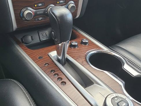 Used 2020 Nissan Pathfinder Platinum image 26