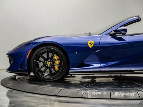 Used 2023 Ferrari 812 GTS RWD image 11