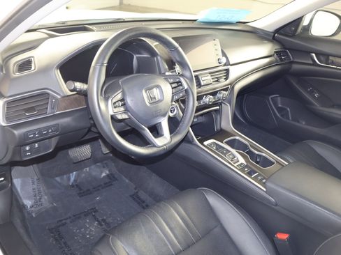 Certified 2022 Honda Accord Touring image 2