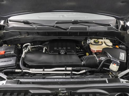 Used 2021 Chevrolet Silverado 1500 LT AWD/4WD image 47