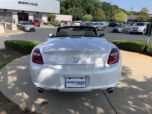 Used 2007 Lexus SC 430 Convertible RWD image 9