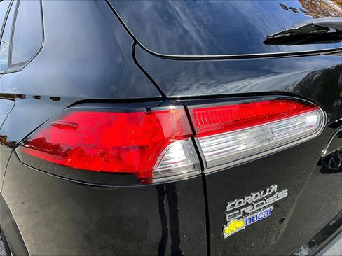 Used 2023 Toyota Corolla Cross LE image 34