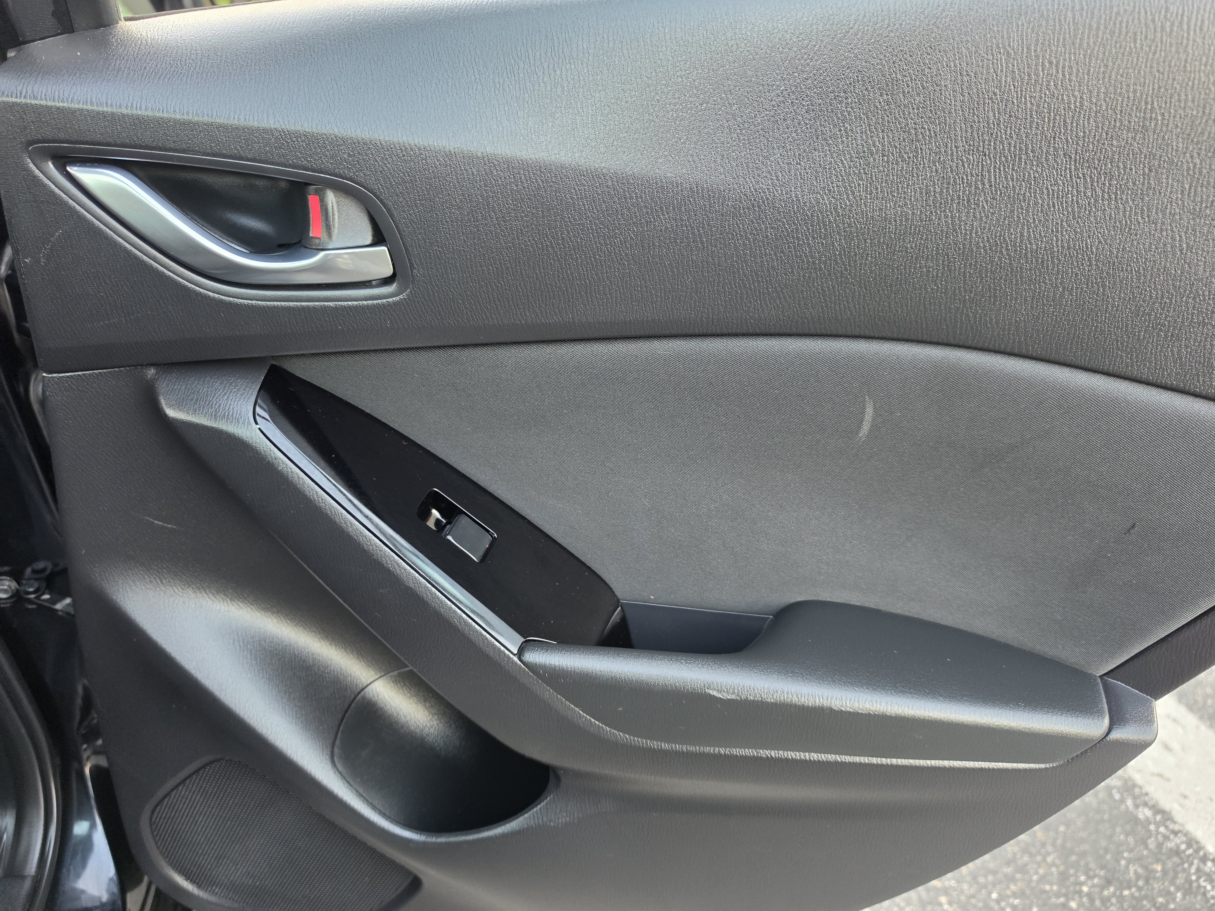 Used 2018 MAZDA MAZDA3 Sport w/ Preferred Equipment Package FWD image 16