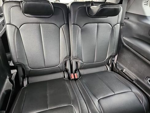 Used 2023 Jeep Grand Cherokee L Limited image 12