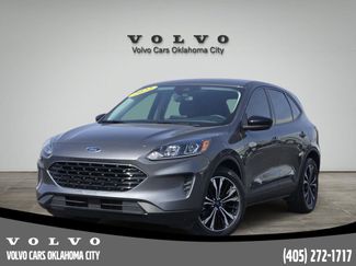 Used 2022 Ford Escape SE w/ SE Sport Appearance Package video 1