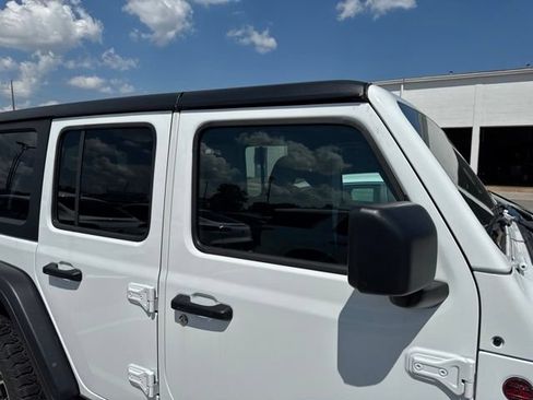 Used 2026 Jeep Wrangler Unlimited Rubicon AWD/4WD image 10