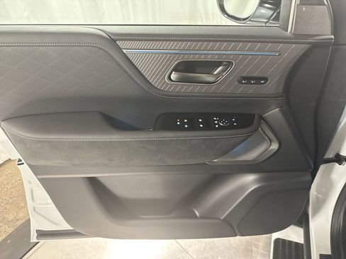 New 2026 INFINITI QX80 Autograph w/ Premium Cargo Package image 19