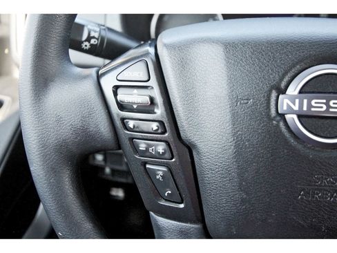 Used 2024 Nissan Frontier SV image 18