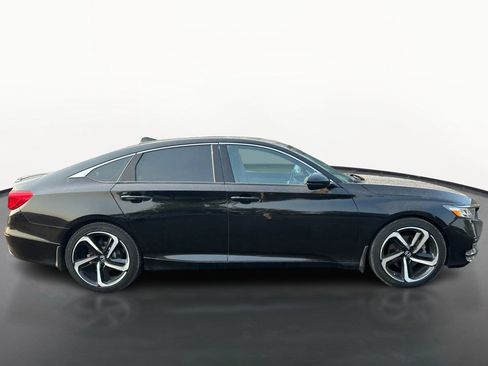 Used 2018 Honda Accord Sport image 2