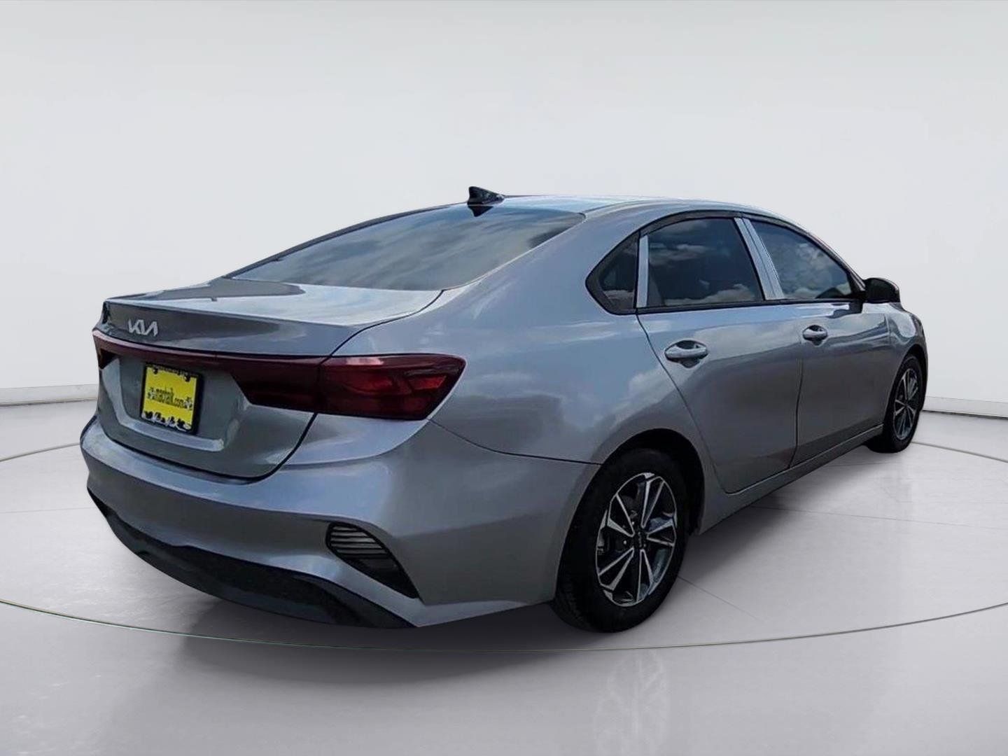 Used 2023 Kia Forte LXS FWD image 8