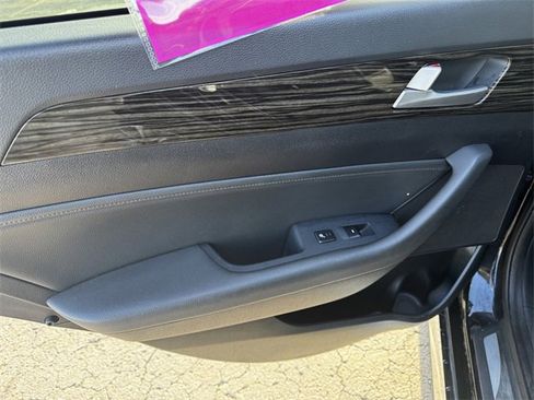 Used 2016 Hyundai Sonata Limited image 17