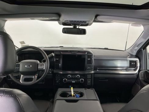 Certified 2025 Ford F450 Lariat w/ FX4 Off-Road Package image 27