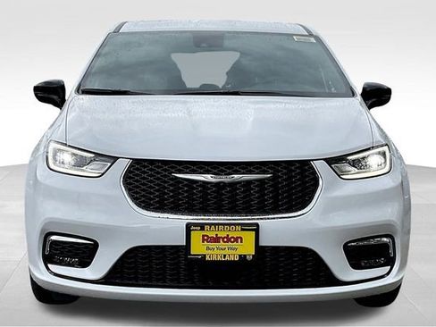 New 2026 Chrysler Pacifica Select image 14