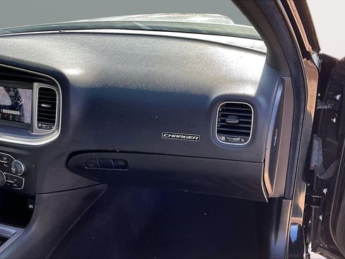 Used 2019 Dodge Charger SXT image 20