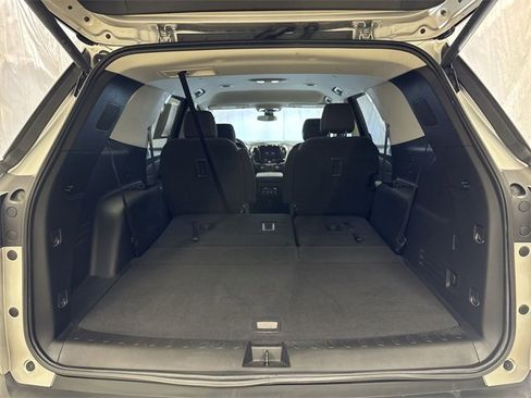 Used 2021 Chevrolet Traverse LT image 26