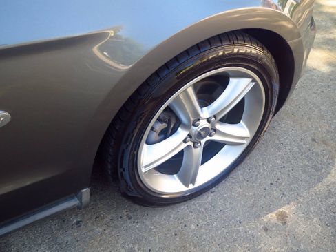 Used 2011 Ford Mustang GT Premium RWD image 25