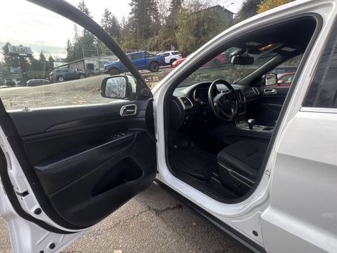 Used 2014 Jeep Grand Cherokee Laredo w/ Quick Order Package 23E image 27