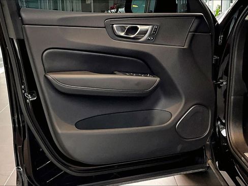 Used 2024 Volvo XC60 B5 Plus w/ Protection Package Premier image 21