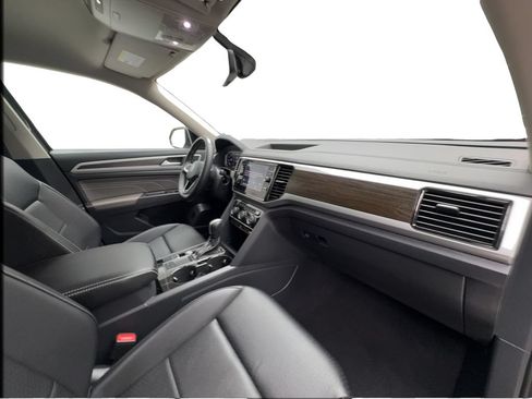 Used 2023 Volkswagen Atlas SE w/ Black Wheel Package FWD image 33