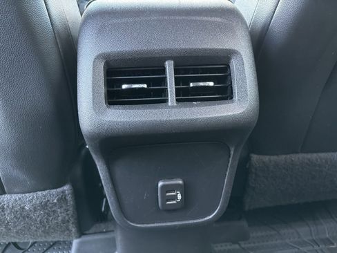 Used 2021 Chevrolet Equinox LT image 26