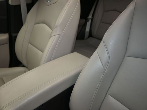 Used 2021 Cadillac XT4 Luxury FWD image 14