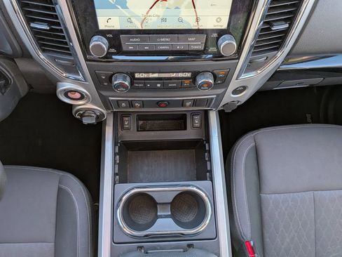 Used 2021 Nissan Titan SV w/ SV Convenience Package image 25