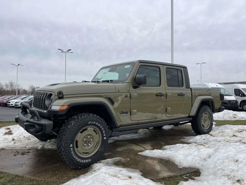 New 2026 Jeep Gladiator Sport image 3