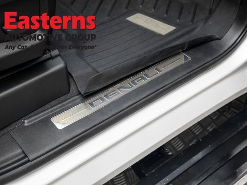 Used 2020 GMC Yukon Denali w/ Denali Ultimate Package AWD/4WD image 39