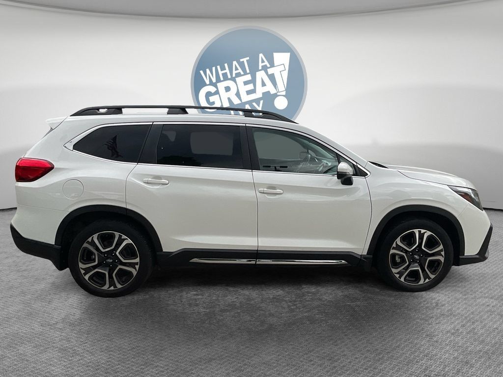 Used 2023 Subaru Ascent Limited AWD/4WD image 2