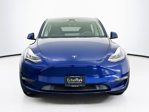 Used 2023 Tesla Model Y Long Range AWD/4WD image 2