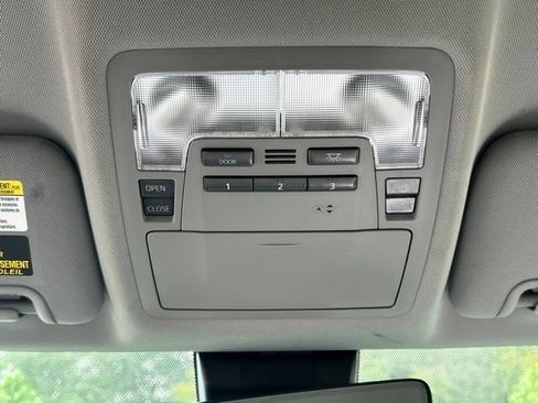 Used 2019 Toyota Highlander XLE AWD/4WD image 66