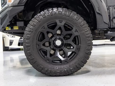 Used 2020 Ford F150 Lariat w/ Equipment Group 502A Luxury AWD/4WD image 8