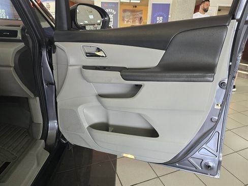Used 2016 Honda Odyssey EX image 10