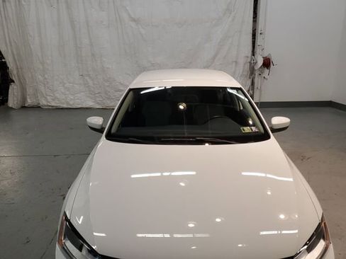 Used 2017 Volkswagen Jetta S image 9